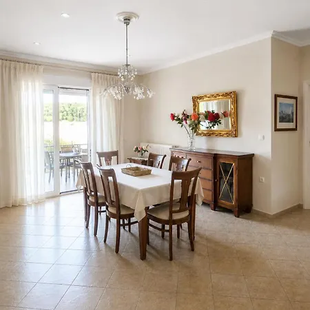 Family Apartment Tríkala